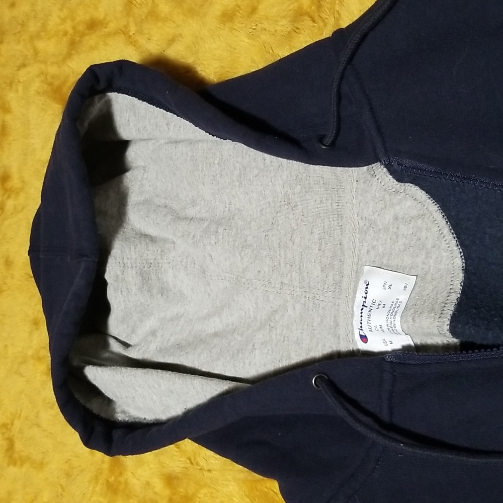 Champion Authentic Jacket. Medium - Picture 6 of 8